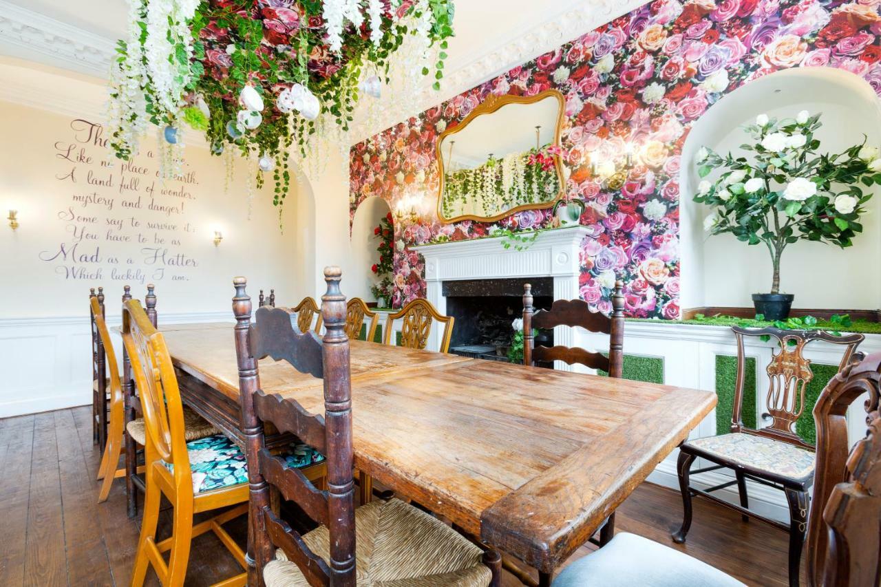 The Wonderland Townhouse - Alice In Wonderland 7Bdr Home Bath Luaran gambar