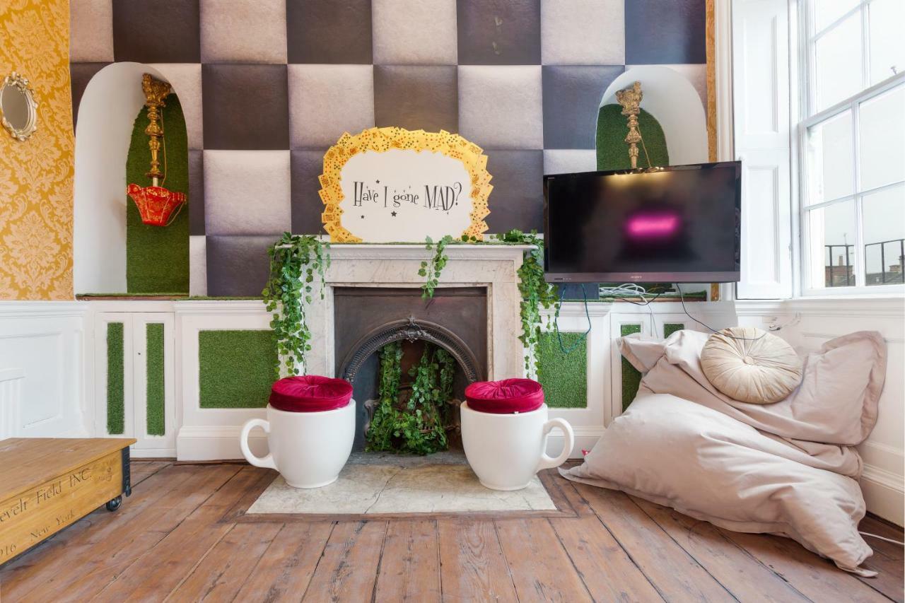 The Wonderland Townhouse - Alice In Wonderland 7Bdr Home Bath Luaran gambar